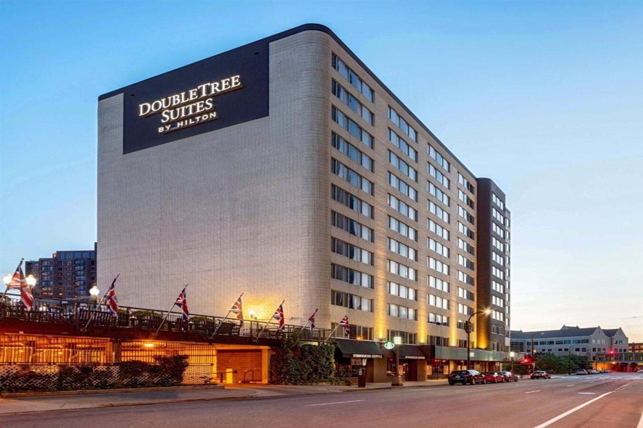 Doubletree Suites By Hilton Minneapolis Downtown Exterior photo