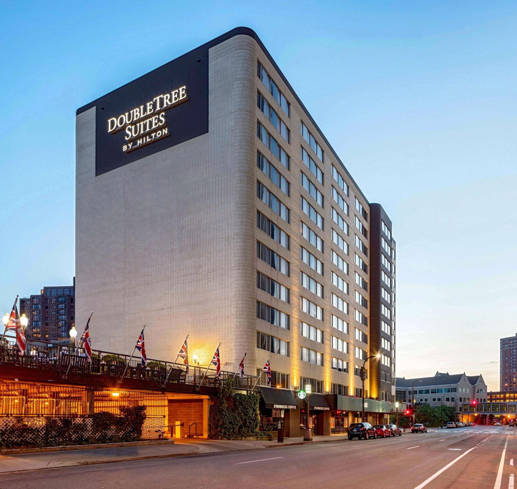 Doubletree Suites By Hilton Minneapolis Downtown Exterior photo