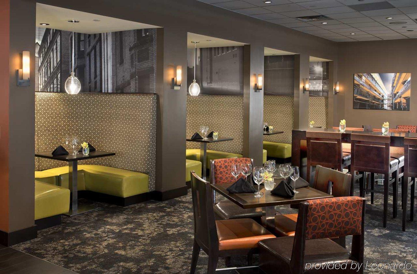 Doubletree Suites By Hilton Minneapolis Downtown Exterior photo
